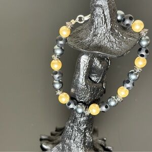 Handmade Yellow, Black & Silver Beaded Bracelet — NEW WITH TAGS 🏷️